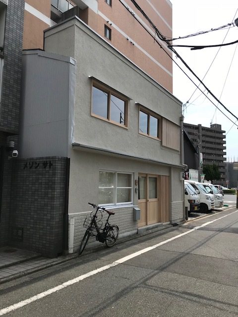 引越しました